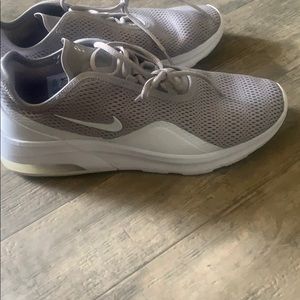 Nike Air Max Motion 2 10/2 MENS